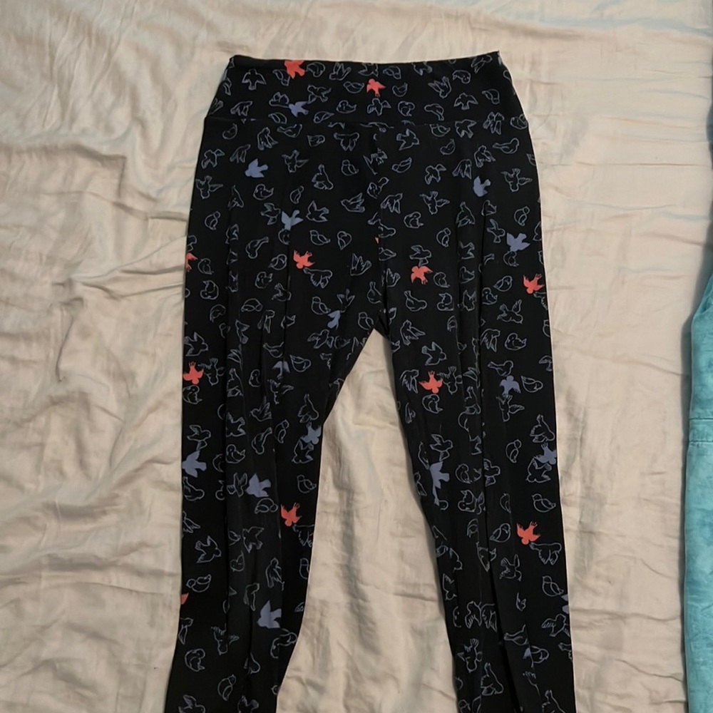 Lularoe black leggings with birds